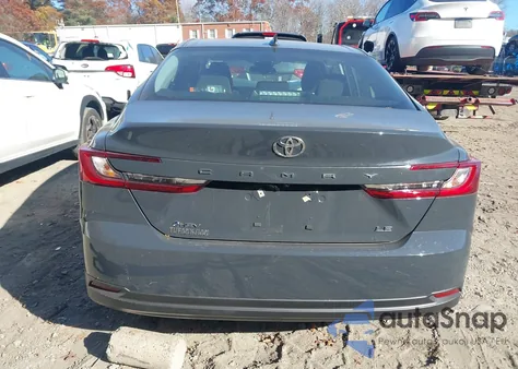 2025 Toyota Camry Le z USA, uszkodzony, nr VIN 4T1DAACK5SU028045